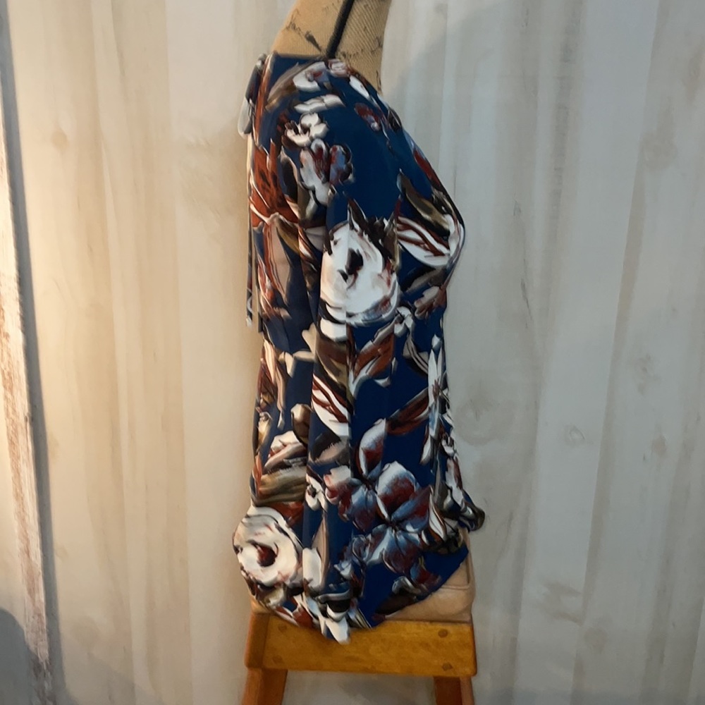 Lush Romper - Size 8.      S22 - Picture 2 of 5